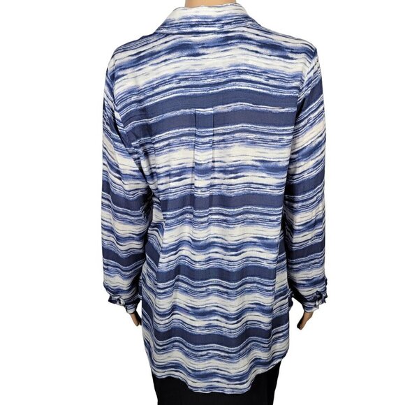 Soft Surroundings Women's Blue/White Wavy Light Weight Button Up Blouse Size M - Picture 6 of 10